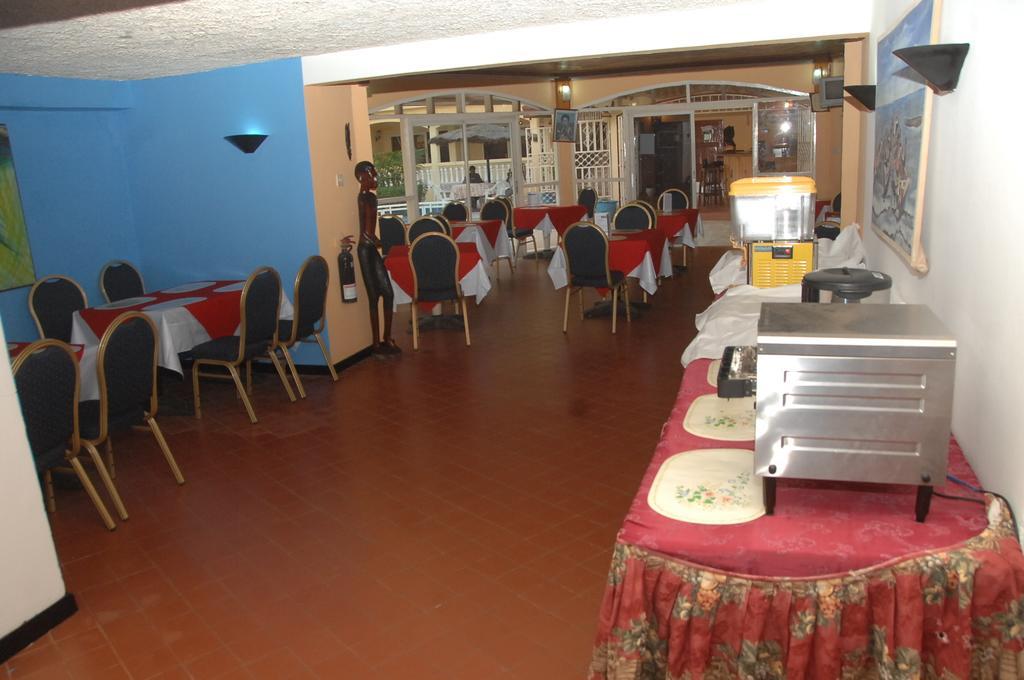 Sarges Hotel Serrekunda Exterior foto